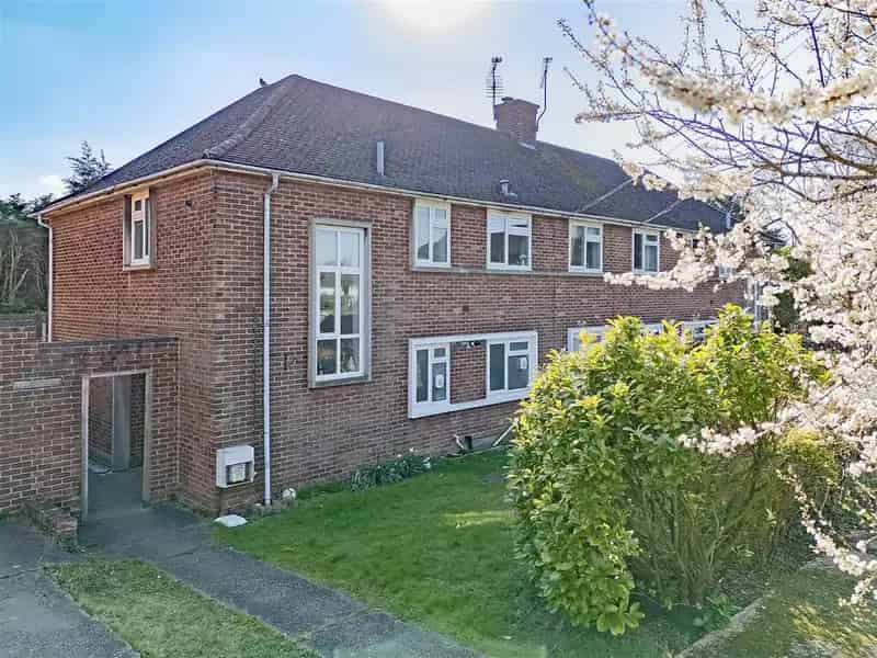 2 Bedroom Maisonette for Sale