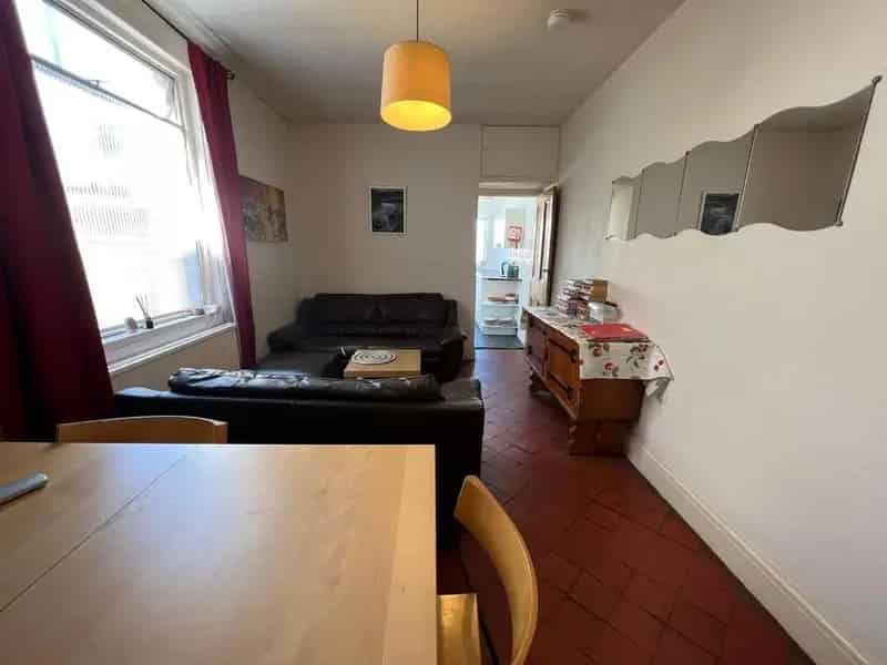 5 Bedroom Terraced House for Sale