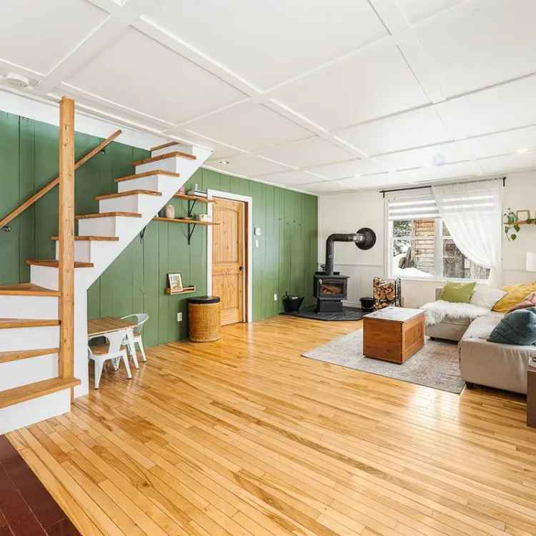 Charming House with Lake Orford View 3 Bedrooms and Office