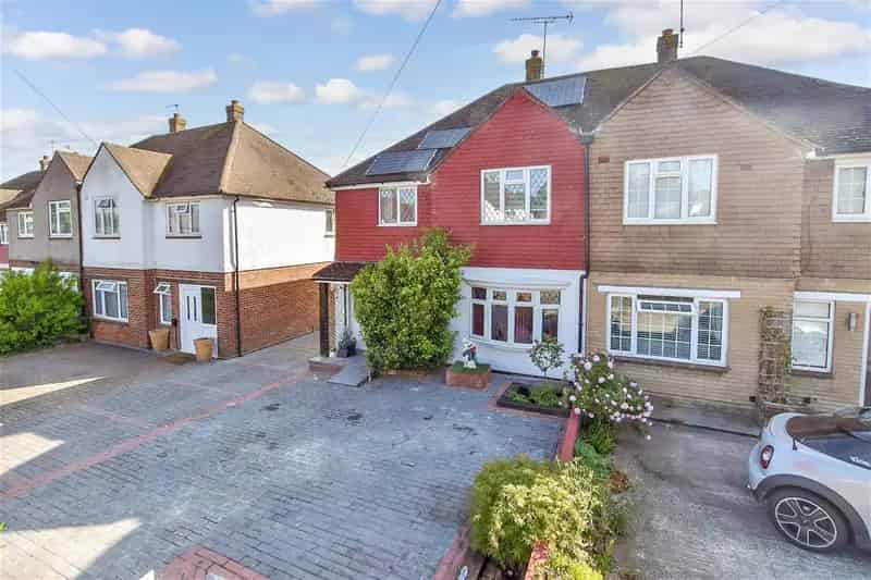 4 Bedroom Semi-Detached House for Sale