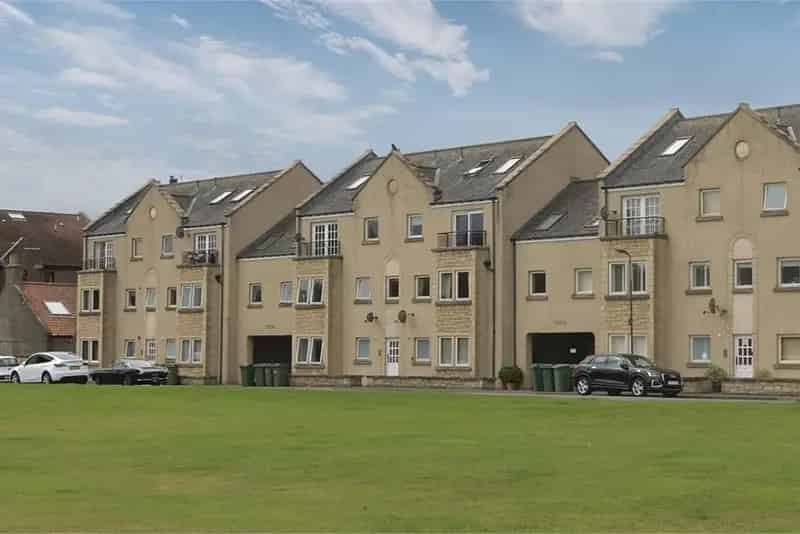 3 Bed Flat Maisonette with Sea Views and Converted Garage