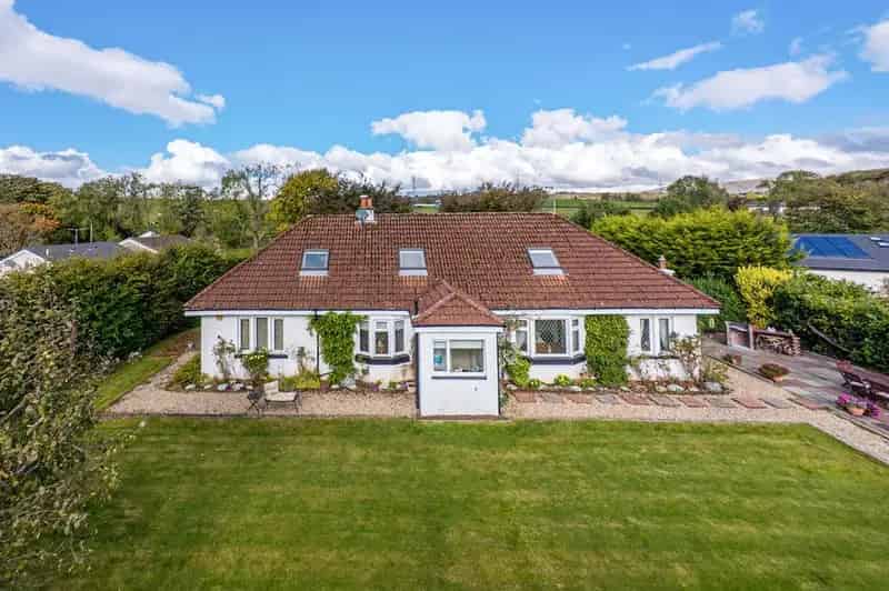 5 Bedroom Detached House for Sale in Bearsden