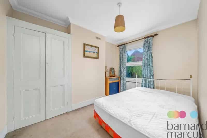 2 Bed House Near East Finchley Station