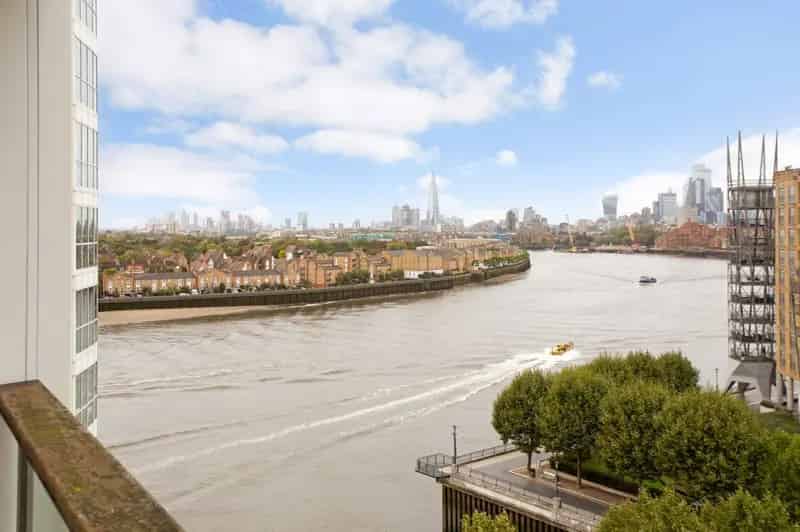 1 Bedroom Flat for Sale in Canary Wharf