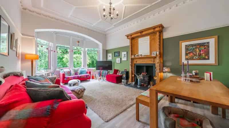3 Bedroom Flat for Sale Shawlands