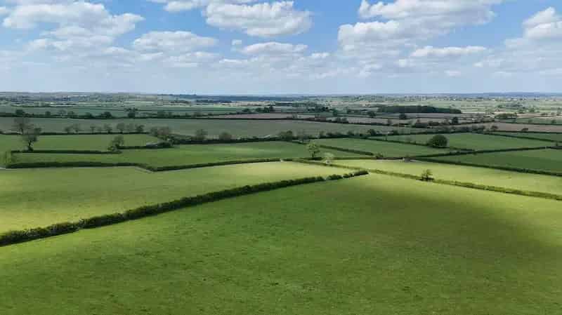 6 bed property for sale