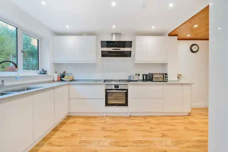 Detached House for sale with 4 bedrooms, Warren Road, Banstead