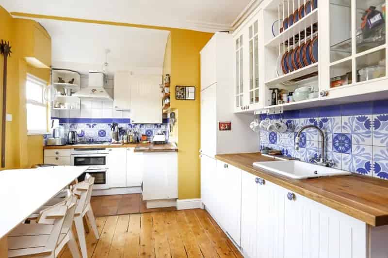 3 Bedroom Maisonette near Raynes Park Station