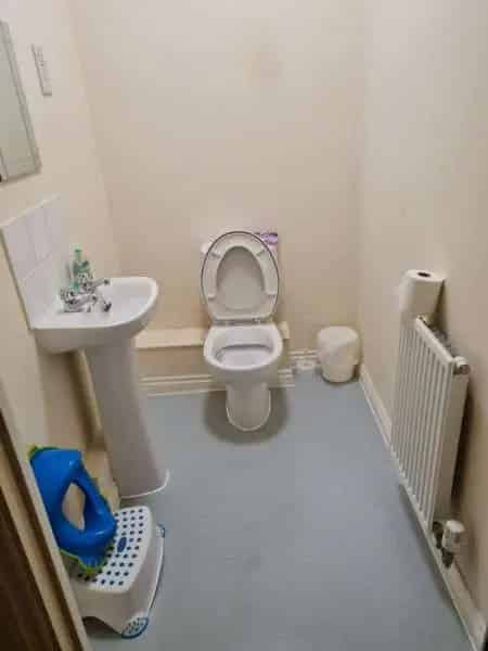 Open Plan Kitchen House Near Hackbridge Station