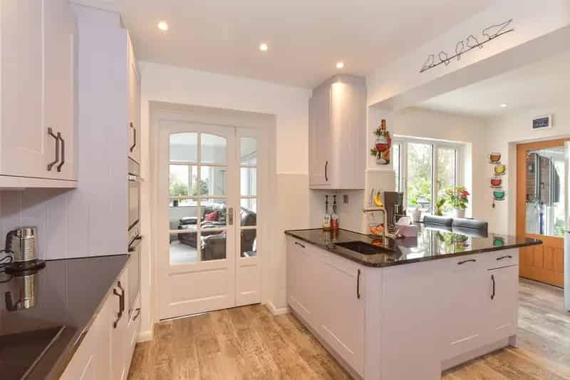 4 Bedroom Semi-Detached House For Sale Near Grange Hill Station