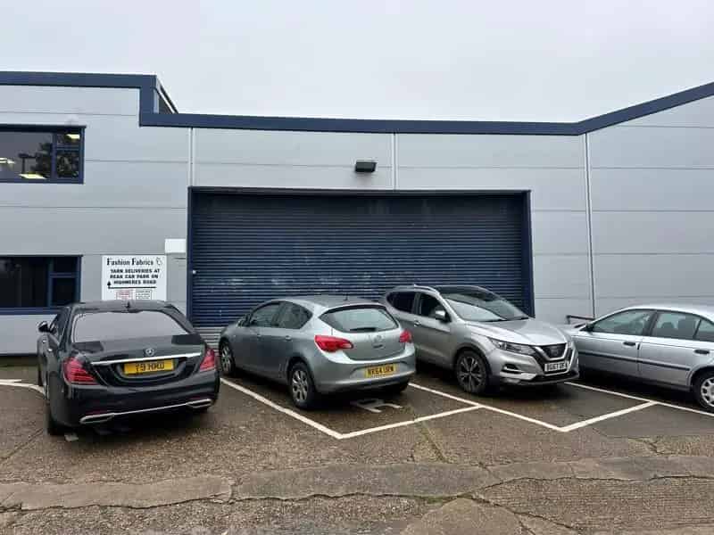 Industrial Unit with Office and Warehouse Space