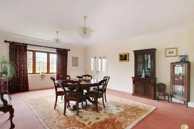 Luxury 4-Bedroom Apartment for Sale in Langley Manor