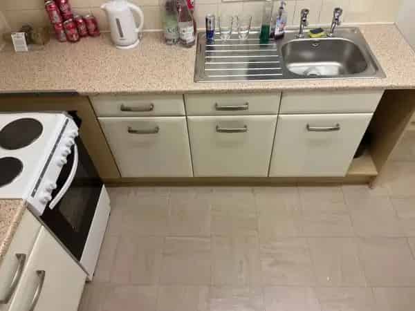 1 Bedroom Ground Floor Flat with Parking