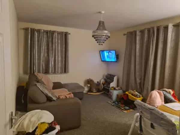 2 Bed House Storrington Own Garden Balcony Quiet Area