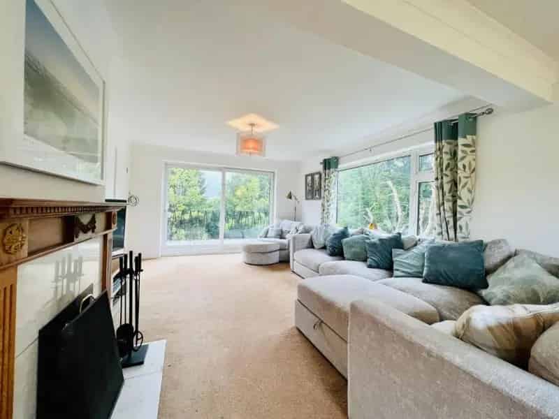 4 Bed Detached House for Sale