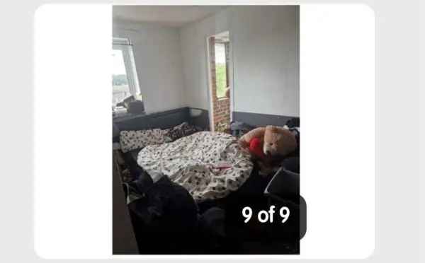 Flat For Rent in Elmbridge, England