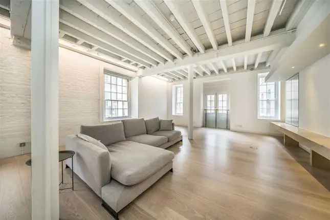 Flat for sale in New Street, London EC2M