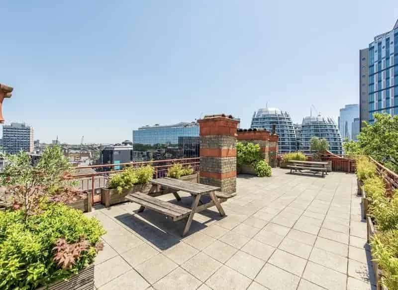 Large 2-Double Bed Garden Apartment in Grade II Listed Building