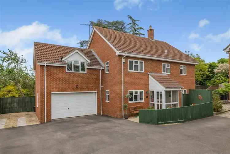 5 bedroom detached house for sale