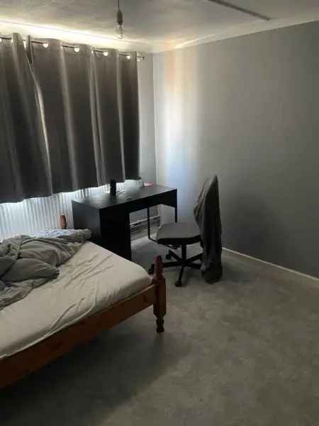 Flat For Rent in Epping Forest, England