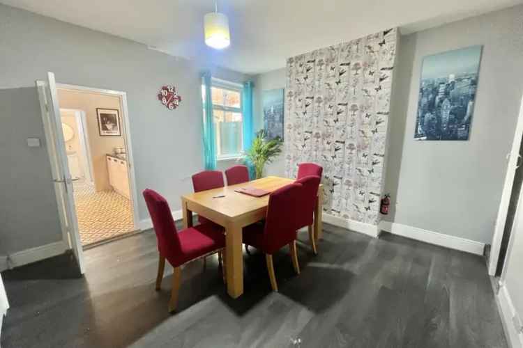 Three Bedroom Furnished House in Netherfield NG4