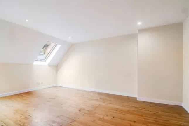 1-Bedroom Flat for Sale in Glasgow City Centre Queen Street