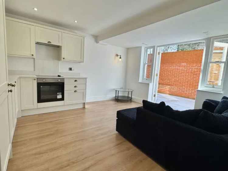 1 Bedroom Flat for Sale in Folkestone's Bayle