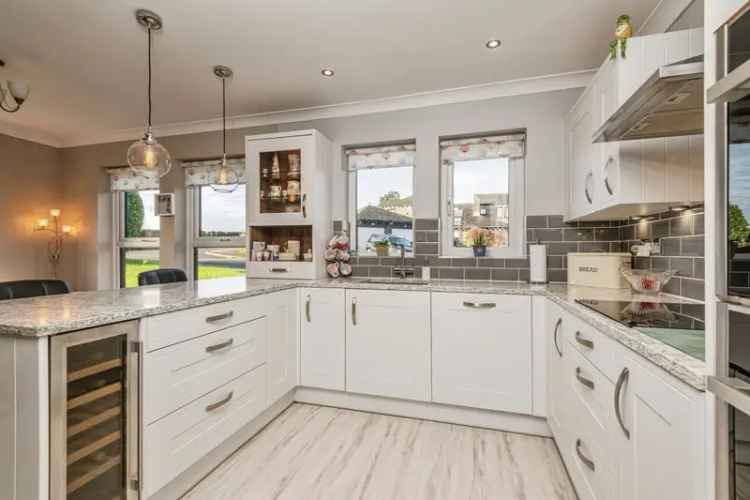 4 Bed Detached House in Scholes