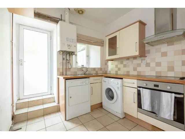 2 Bedroom Ground Floor Flat Dunbar