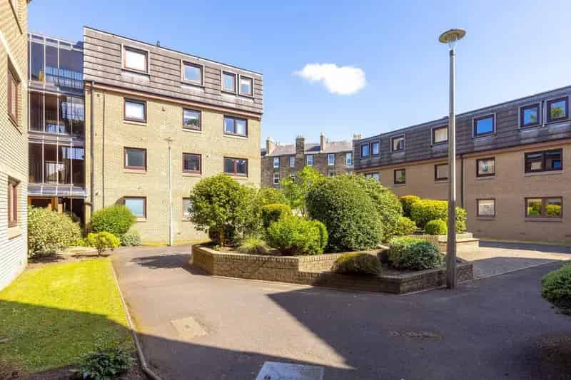 2 Bedroom Flat for Sale in Morningside Edinburgh