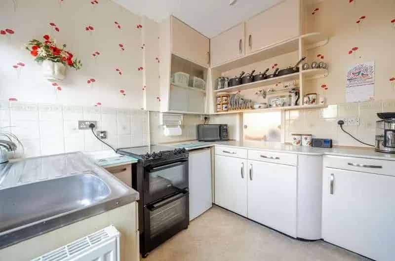 3 Bed House For Sale West Dunstable South Facing Garden Garage No Upper Chain