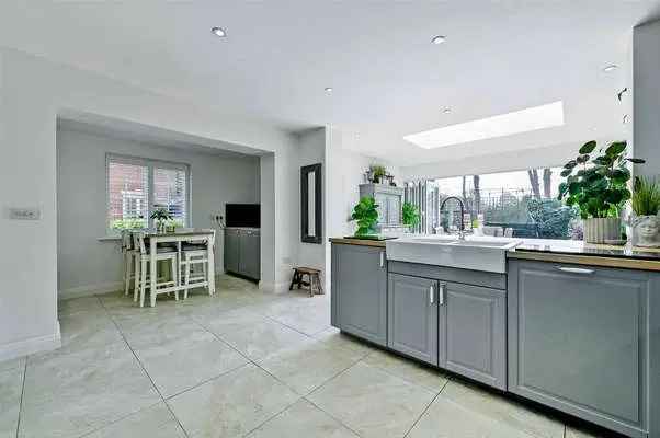 Luxury Townhouse for Sale Four Bedrooms Detached Garage