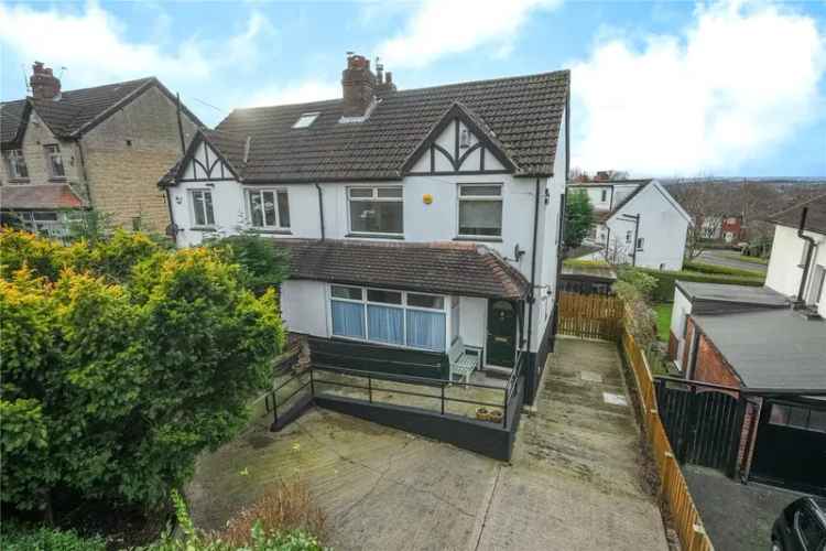 House For Sale in Leeds, England