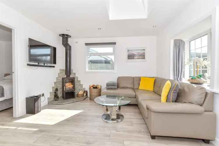 2 Bedroom Detached Bungalow for Sale Coastline Views