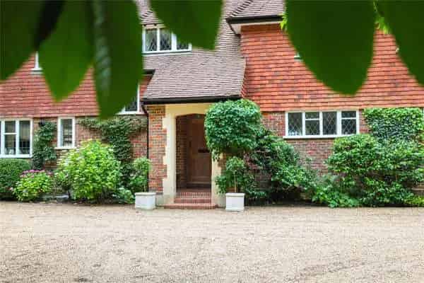 Family Home with Pool and Cottage near Weybridge