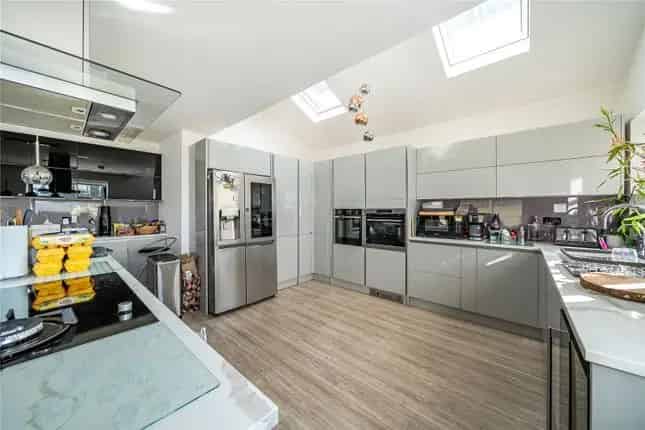Six Bedroom Detached House Edgware HA8