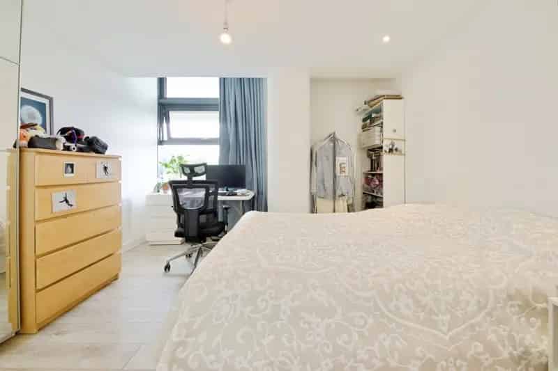 Two-Bedroom Apartment Near Harlow Town Station