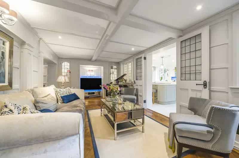 4 Bedroom Terraced House