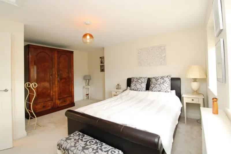 4 Bed Detached House for Sale