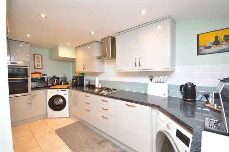 House For Sale in Leeds, England