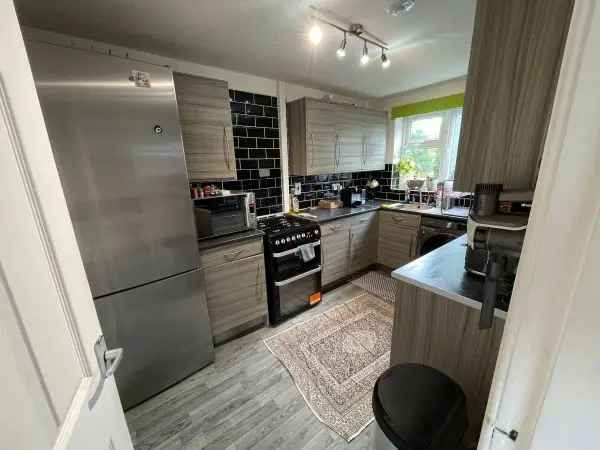 Flat For Rent in Tameside, England