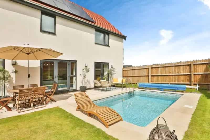 4 Bed Detached House Swaffham Energy Efficient Home Pool Garage