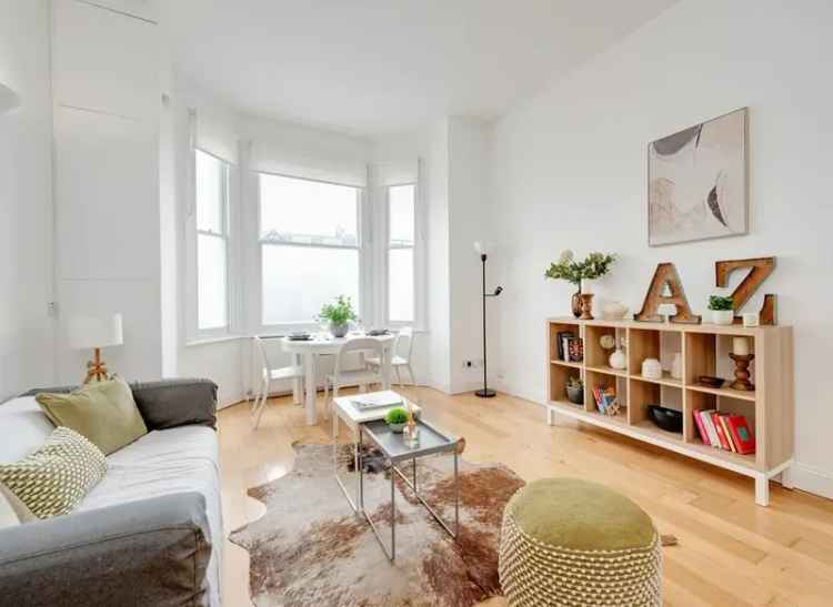 One Bedroom Apartment Shepherds Bush - Modern, Spacious, Great Location