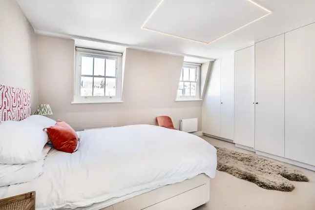 Maisonette for sale in Cambridge Street, London SW1V