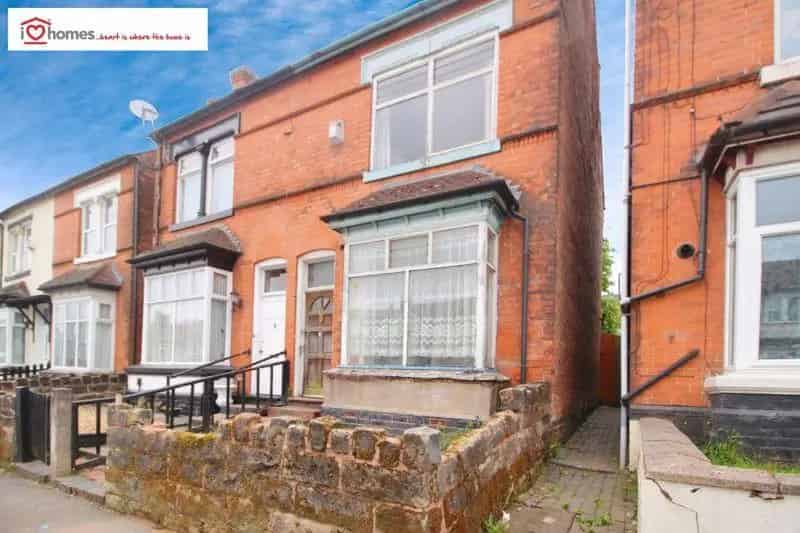3 bedroom semi-detached house for sale