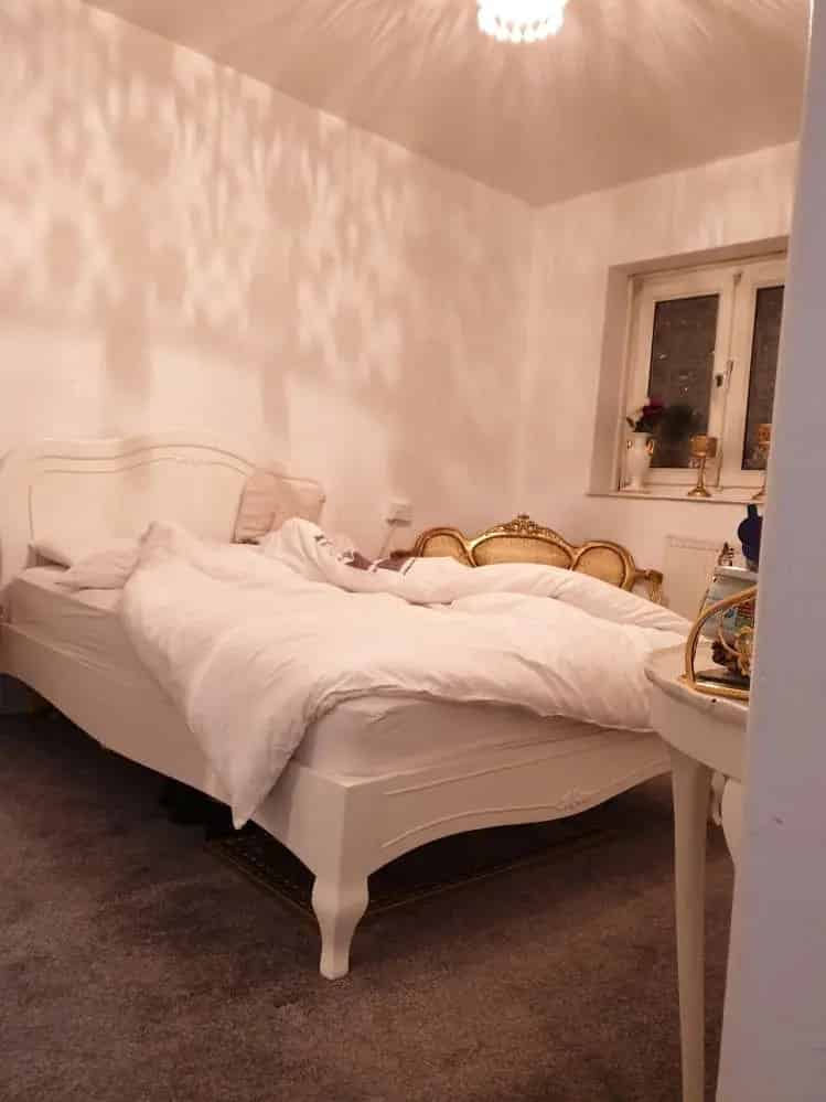Hackney Central Flat: 3 Beds, New Kitchen, Balcony
