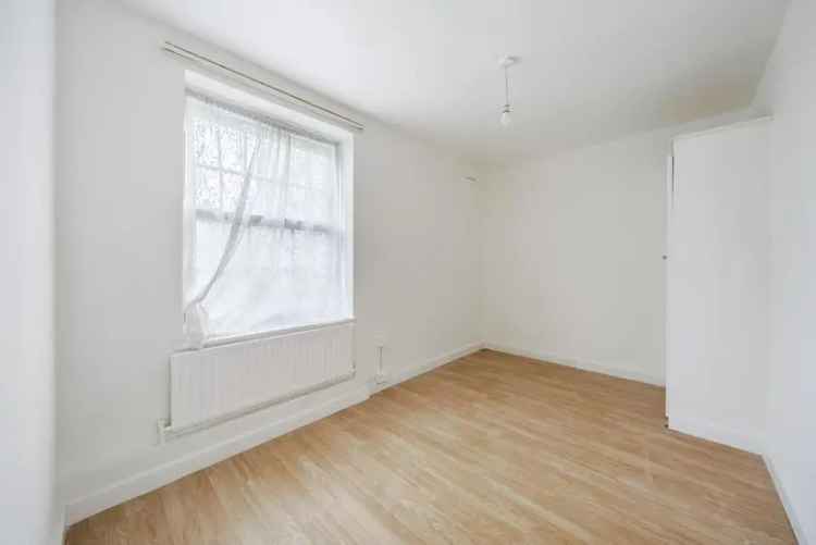 3-Bedroom Ground Floor Flat Near Burgess Park
