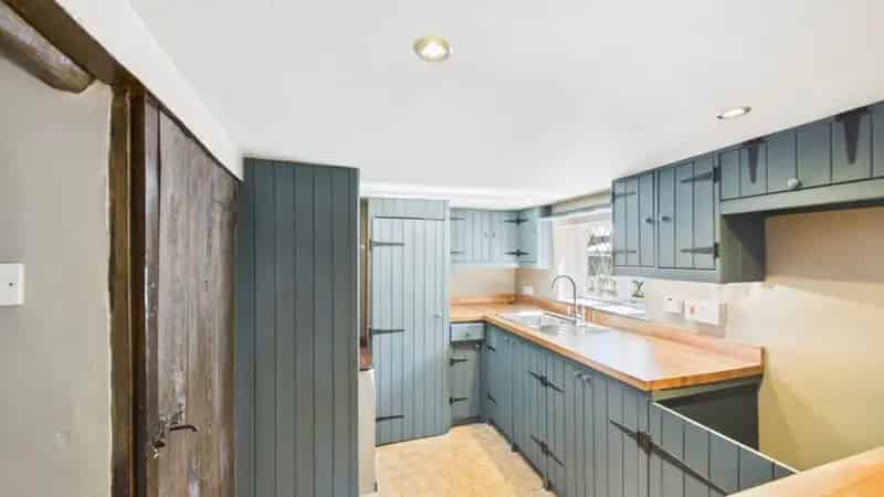 2 Bedroom Period Cottage For Sale in Market Weston