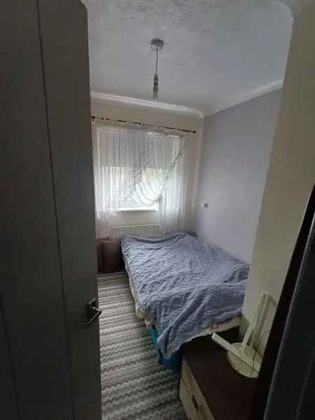 Flat For Rent in Chichester, England