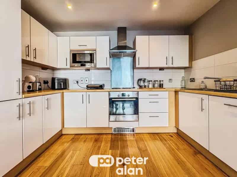 1 Bedroom City Centre Apartment - Fully Furnished
